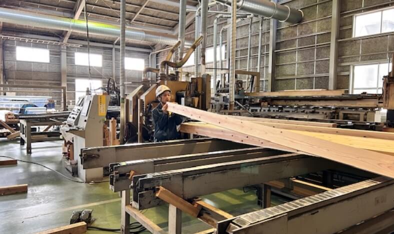 人吉プレカット工場の写真