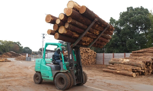 本社素材部のようす
