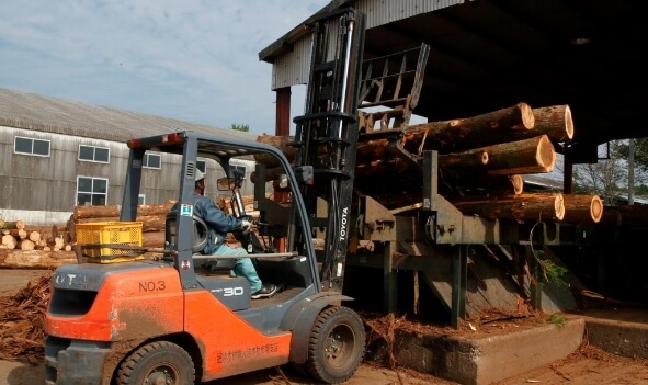 人吉支店素材部のようす